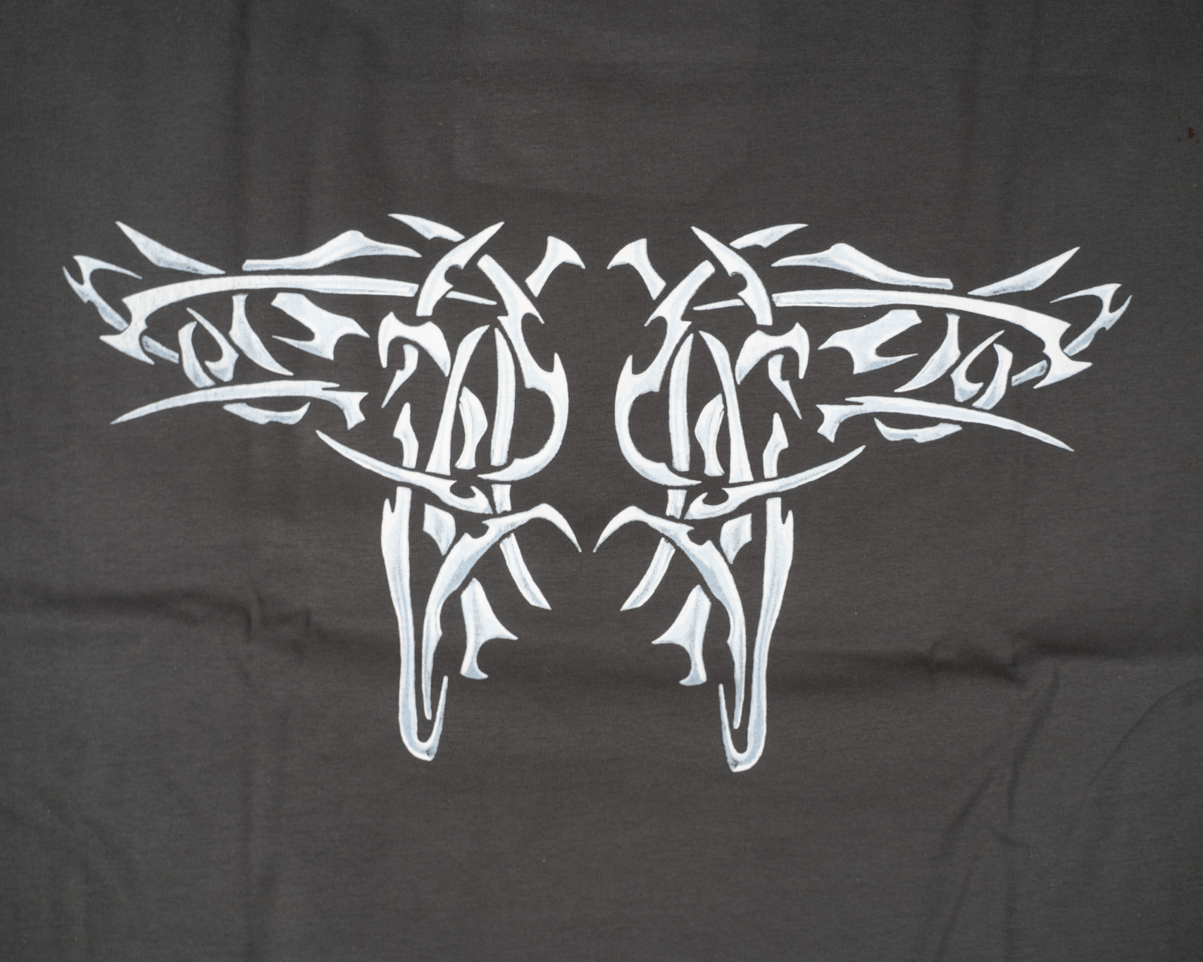 Box Fit Tribal Tee Grey